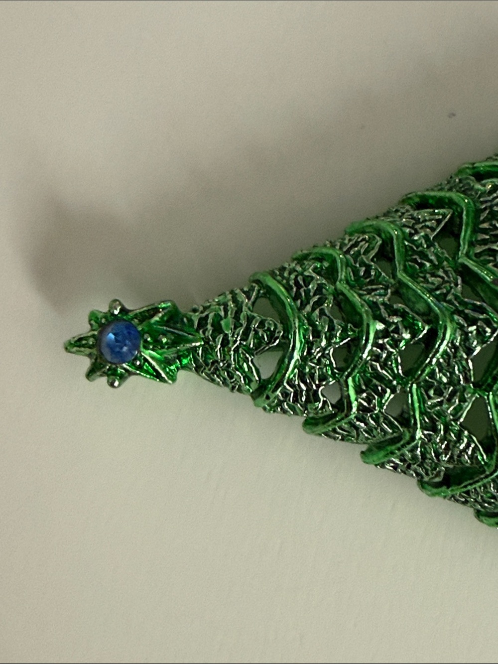 Reserved M Rare vintage Corel Green Jeweled Christmas Tree Brooch pin book piece - Picture 10 of 12
